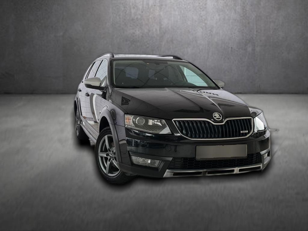 SKODA Octavia Combi Scout 4x4, Bi-Xenon, Navi, LMF,AHK